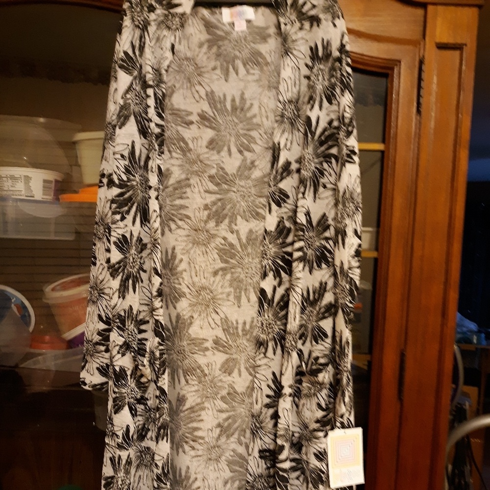 Lularoe small daisy sarah